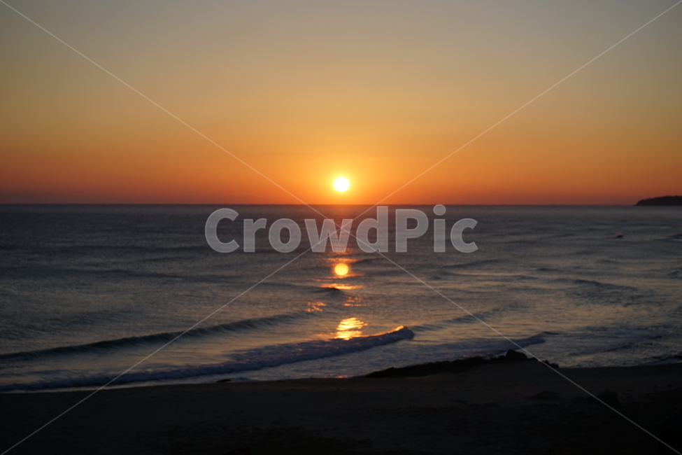 일출,동해일출,동해바다,새해일출,파도,겨울바다,새해첫일출,새해,태양,아침,겨울아침,sunrise,first,sea,landscape,자연,풍경,nature,landscape,한국자연풍경,한국자연경관,korea nature landscape,outdoors,옥외,sunlight,햇빛,sky,하늘,dawn,새벽,sunset,일몰,red sky,붉은 하늘,dusk,황혼