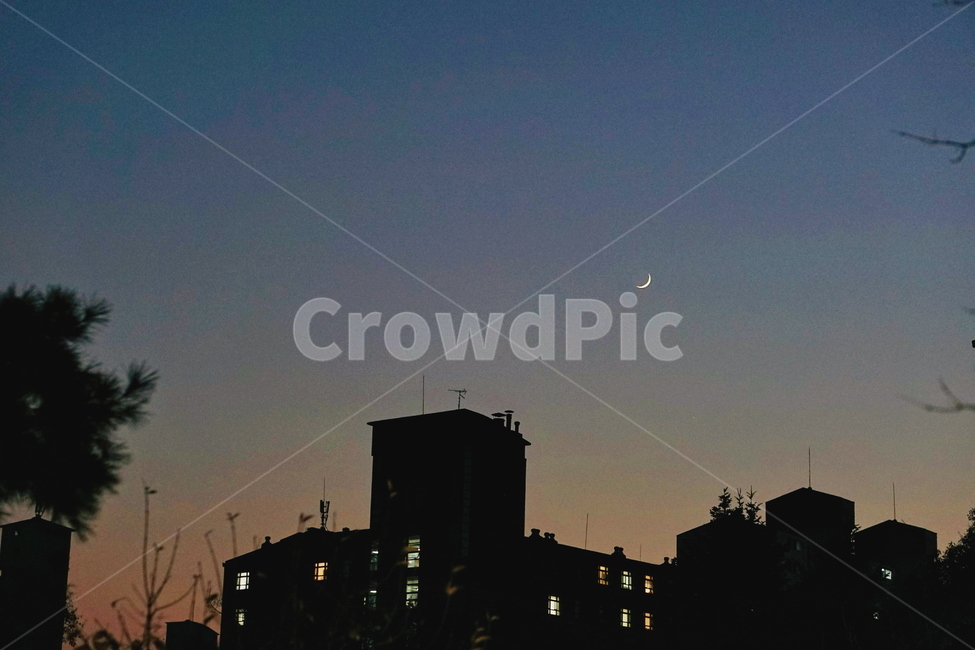 달,moon,초승달,crescent,야경,nightscape,야경,밤,풍경,nightscape,night,landscape