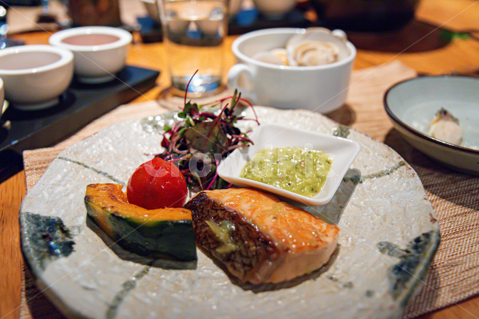 연어스테이크,연어,호박,토마토,양식,음식,식재료,요리,food,cook,meal,dishes,food reserves,일식,일본음식,일본요리,Japanese food,Japanese dishes,Japanese meal,Japanese cook
