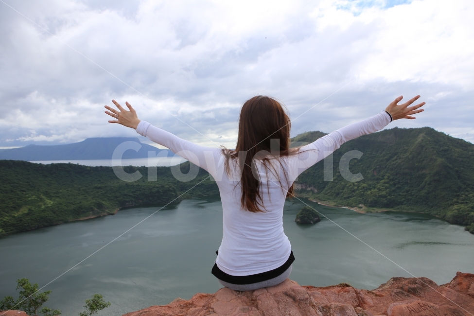여행,호수,화산,자유,힐링,자연,풍경,nature,landscape,해외,외국,세계,foreign,oversea,world,사람,인물,인간,human,person,여성,여자,woman,female,lady,감정표현,기분,feeling,emotion,연출,컨셉,콘셉,direction,concept,outdoors,옥외