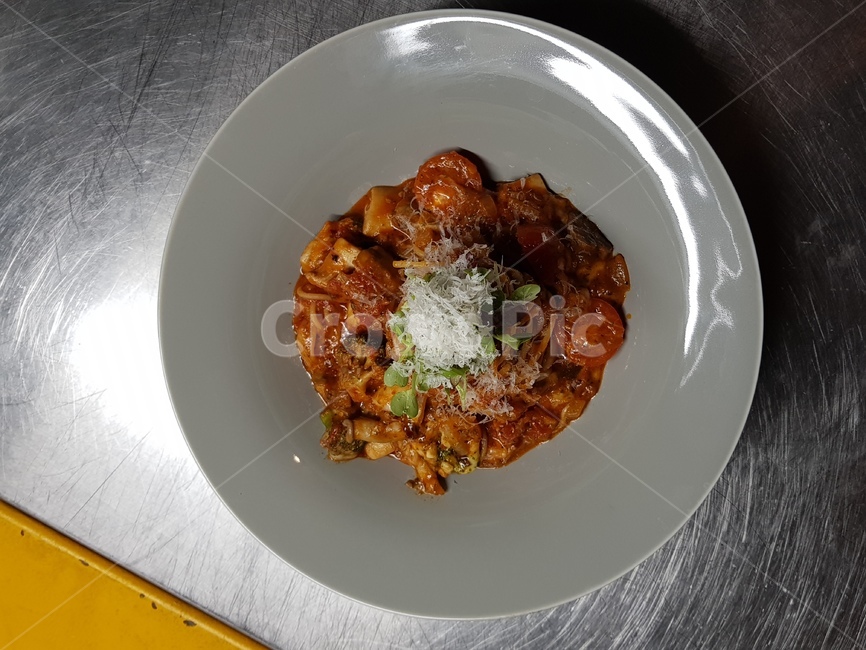 파스타,회색접시,토마토파스타,스파게티니,새우파스타,gray,접시,dish,plate,음식,식재료,요리,food,cook,meal,dishes,food reserves,면류,면요리,noodles,양식,서양음식,서양요리,western food,western dishes,western meal,western cook