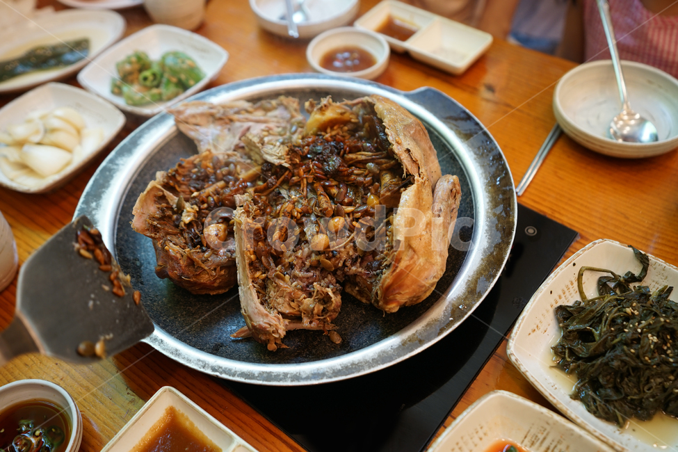 오리진흙구이,오리고기,고기,오리,식사,한식,육식,육류,보양식,음식,먹거리,음식,식재료,요리,food,cook,meal,dishes,food reserves,한식,한국음식,한국요리,korean food,korean dishes,korean meal,korean cook