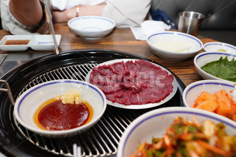 육사시미,고기,안주,먹거리,육류,음식,푸드,육식,소고기,한우,음식,식재료,요리,food,cook,meal,dishes,food reserves,육류,고기,meat,한식,한국음식,한국요리,korean food,korean dishes,korean meal,korean cook