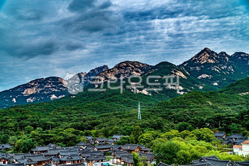 북한산,은평구,은평한옥마을,은평구한옥마을,한옥,한옥마을,한국,대한민국,서울,korea,seoul,hanok,koreanstylehouse,traditionalkoreanvillage,hanokvillage,hanokmaul,한국문화,한국전통,전통문화,한국풍경,한국자연,서울풍경,서울자연,풍경,landscape,경치,scenery,scene,view,하이행글,aerialview,bukhansan,산맥,산,mountain,range,mountainchain,mountains,nature,자연,옥외,outdoors