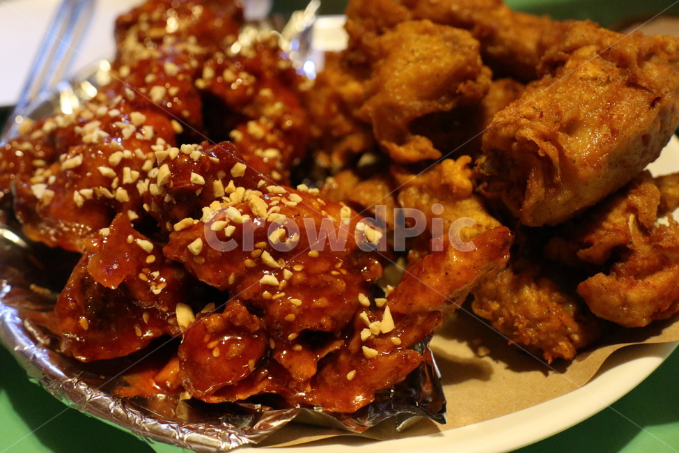 치킨,양념치킨,통닭,양념반후라이드반,후라이드치킨,음식,식재료,요리,food,cook,meal,dishes,food reserves