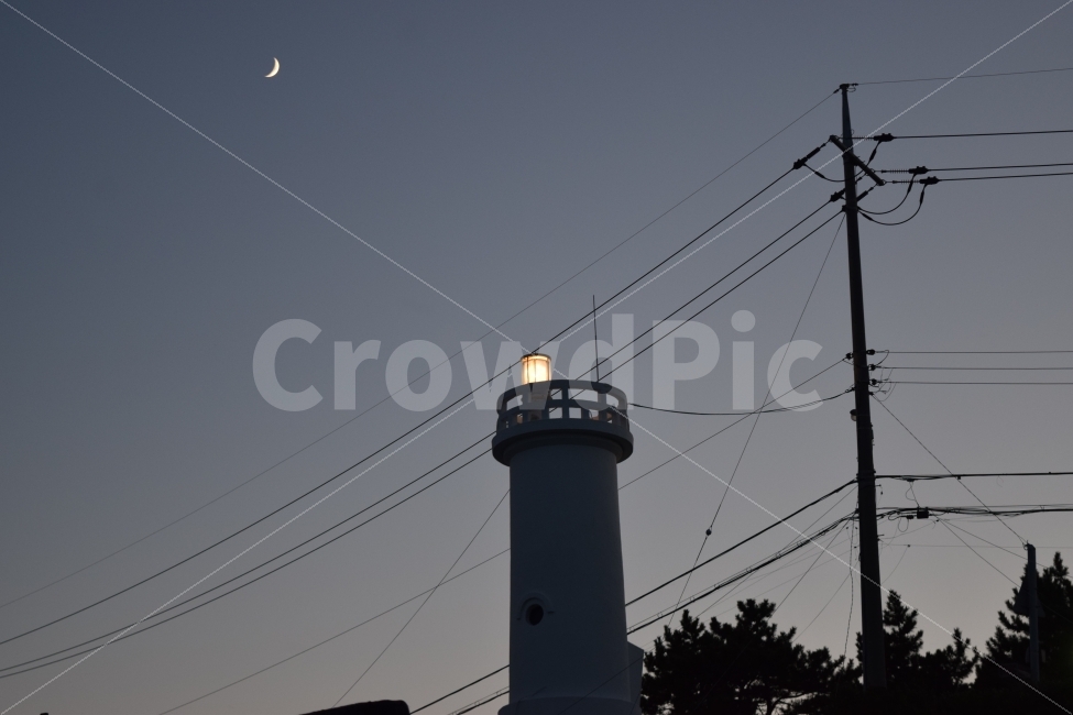 Midnight,달,등대,풍경,감성,등대,lighthouse,야경,밤,풍경,nightscape,night,landscape,architecture,건축물,building,건물,utility pole,전신주