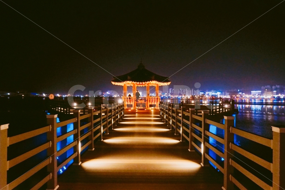 속초,청초호,야경,미러리스,SONY,소니a5000,야경,밤,풍경,nightscape,night,landscape,도시,city,한국도시풍경,한국도시경관,korea cityscape,한국전통,한국문화,korean traditional,korean culture,랜드마크,landmark,tourist attraction,한국랜드마크,한국관광지,한국명소,korea landmark,korea tourist attraction,railing,난간