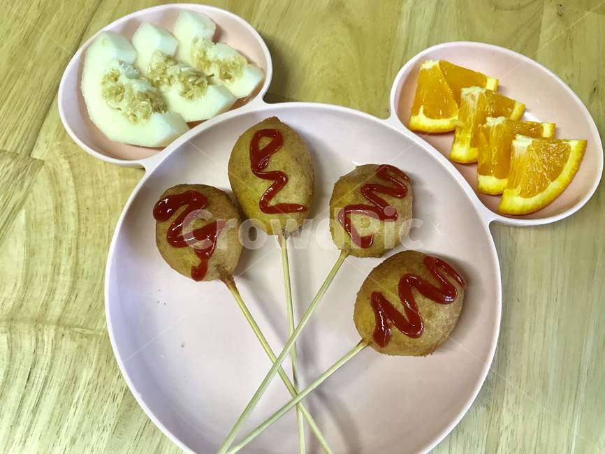 간식,과일,핫도그,미니핫도그,참외,오렌지,미키마우스식판,과일,열매,fruit,디저트,간식,후식,dessert,snack