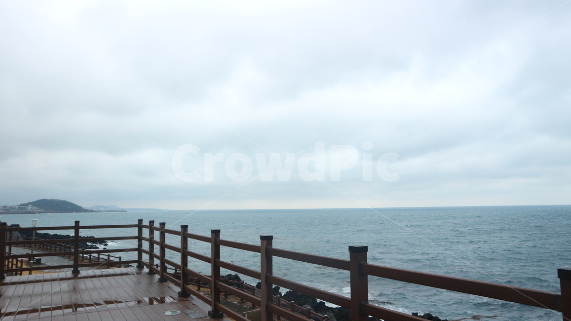먹구름,바다,흐림,날씨흐림,구름,비오는날바다,비오는바다,바다풍경,제주도,제주,제주바다