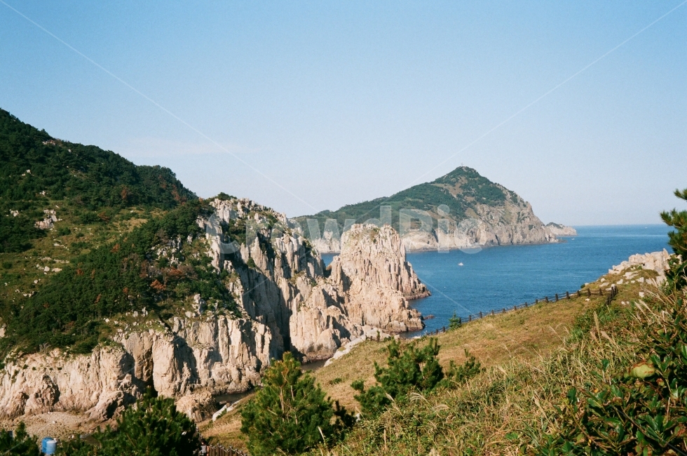바다,섬,풍경,산,필름,자연,풍경,nature,landscape,한국자연풍경,한국자연경관,korea nature landscape,cliff,낭떠러지,outdoors,옥외,promontory,곶