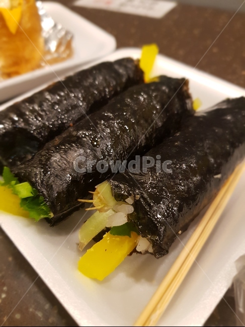 김밥,분식,간식,한국음식,전통음식,김밥천국,김,야채,채소,식재료,음식,식품,전통,단무지,꼬마김밥,대한민국,분식집,가게,음식점,소풍,도시락,밥,한끼,끼니,참기름,한식,식사,gimbap,food,요리,cook,koreafood,충무로,마약김밥,광장시장,별미,여행음식,충무김밥,길거리음식,음식,식재료,요리,food,cook,meal,dishes,food reserves,한식,한국음식,한국요리,korean food,korean dishes,korean meal,korean cook