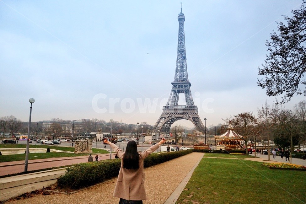 여행,에펠탑,여자,뒷모습,파리,랜드마크,landmark,tourist attraction,해외,외국,세계,foreign,oversea,world,세계랜드마크,해외랜드마크,외국랜드마크,world landmark,world tourist attraction,사람,인물,인간,human,person,여성,여자,woman,female,lady,building,건물,architecture,건축물,tower,탑,downtown,도심,town,도시,city,시티,urban,어반