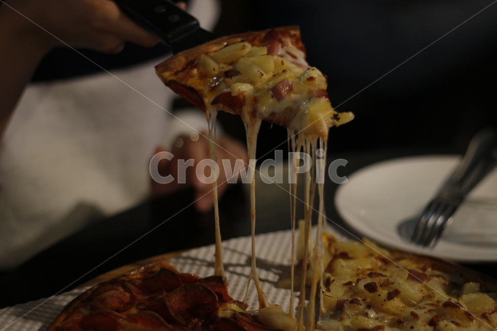 피자,음식,요리,맛집,양식,하와이안피자,페퍼로니피자,파인애플,페퍼로니,햄,빵,치즈,음식,식재료,요리,food,cook,meal,dishes,food reserves,양식,서양음식,서양요리,western food,western dishes,western meal,western cook