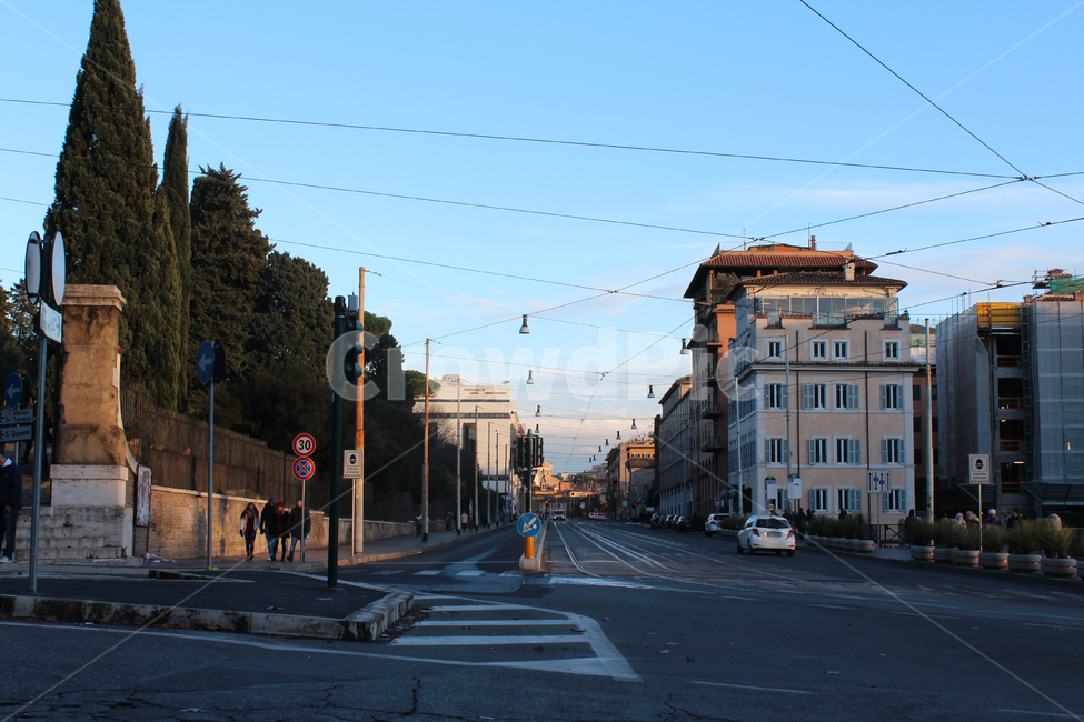 이탈리아,로마,italy,rome,street,road,도로,intersection,교차로,asphalt,아스팔트,car,차,automobile,자동차,vehicle,차량,transportation,교통