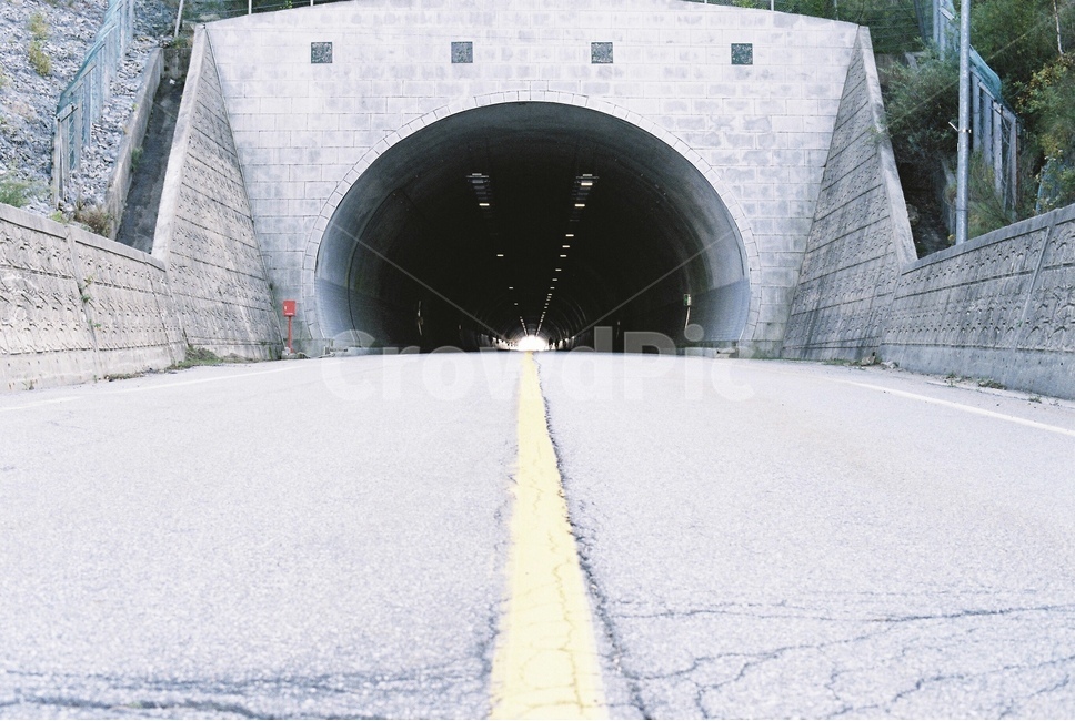 터널,도로,끝,길,시작,입구,방향,선택,tunnel,관,way,고난,역경,고비,교통,교통수단,traffic,transportation