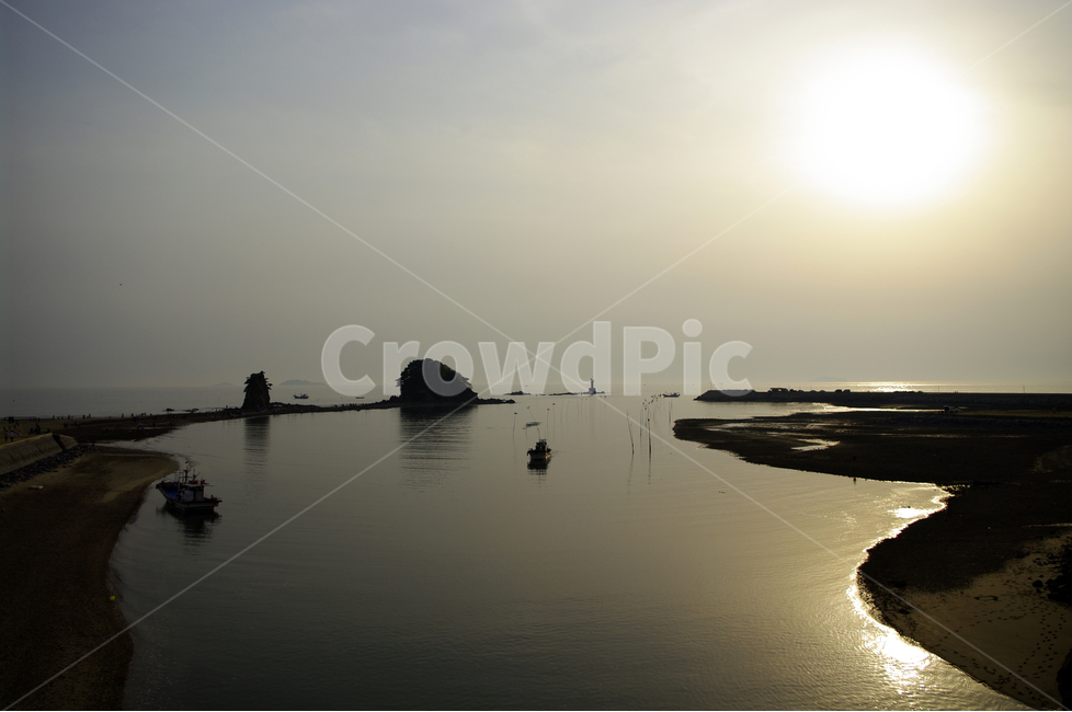 꽂지해변,바다,석양,빛,일몰,풍경,관광지,landscape,배,어선,어부,자연,풍경,nature,landscape,한국자연풍경,한국자연경관,korea nature landscape,light,flare,플레어,outdoors,옥외