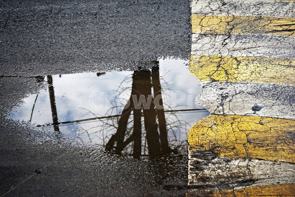 도로,반영,빗물,고인물,과속방지턱,reflection,water,raindrops,speedybump,roadsign