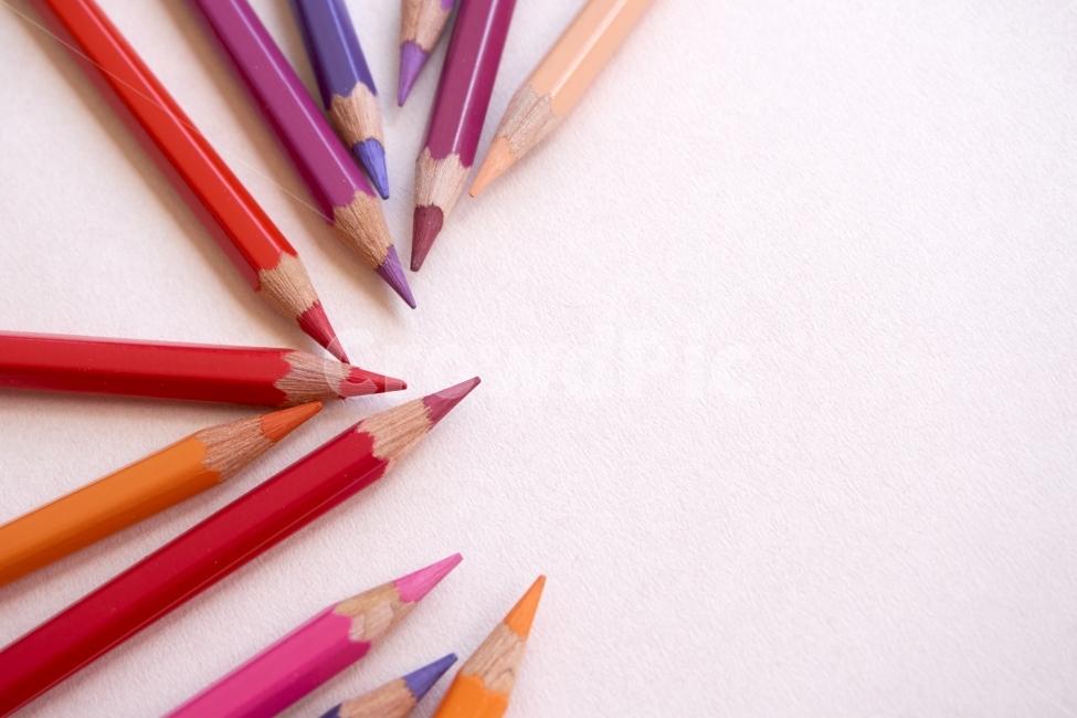 색연필,붉은,colorful,색깔,그라데이션,색채,다양한,빨강,주황,보라,연필,art,pencil,graduation,미술,도구,뾰족한,colored,color,배경,empty,space,예술,art,사물,물건,오브젝트,thing,object,matter,학용품,문구류,사무용품,school supplies,stationery,office supplies,누끼,remove background