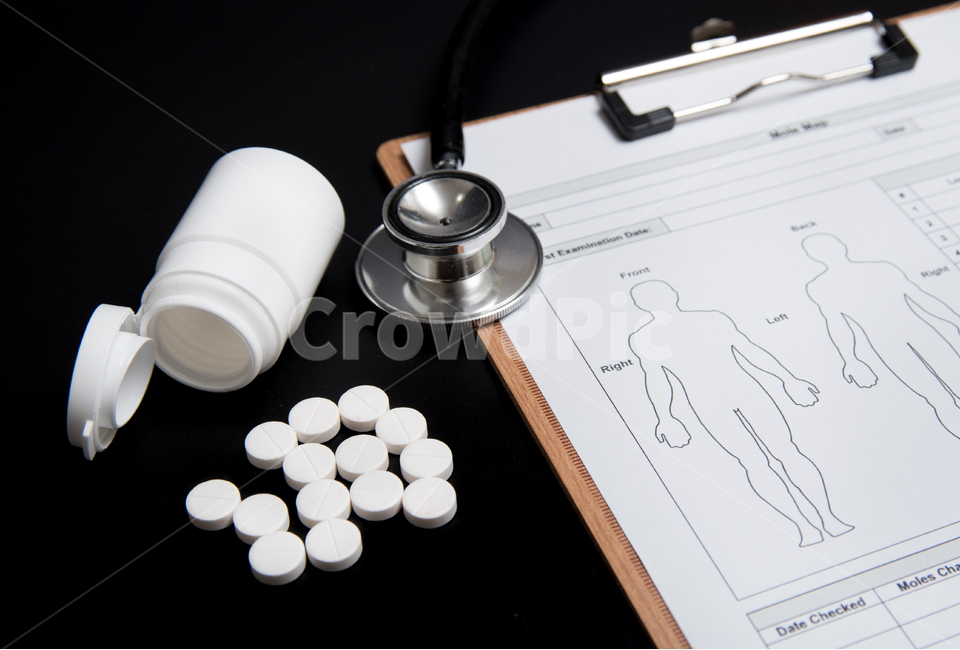 의료,생활,항생제,약,약품,감기,병원,의학,진통제,알약,검정색배경,건강관리,수면제,고혈압,당뇨,우울증,치료약,콜레스테롤,배경,감기약,여백,건강,치료,약물,처방,청진기,진료,약병,차트,건강,헬스웨어,헬스케어,healthware,health care,의료,의학,병원,medical,hospital,clinic,연출,컨셉,콘셉,direction,concept