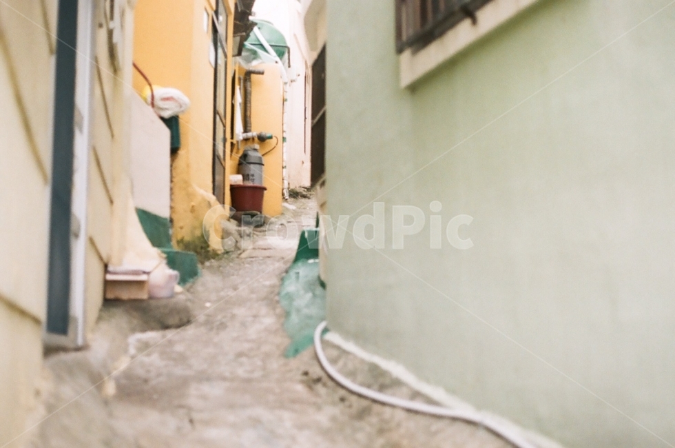 골목,풍경,배경,일상,색감,오르막길,오르막,상승,도시,풍경,city,landscape,한국도시풍경,한국도시경관,korea cityscape,골목길,alley,감성,sensible,feeling,road,도로,building,건물,시티,town,urban,어반,street,거리