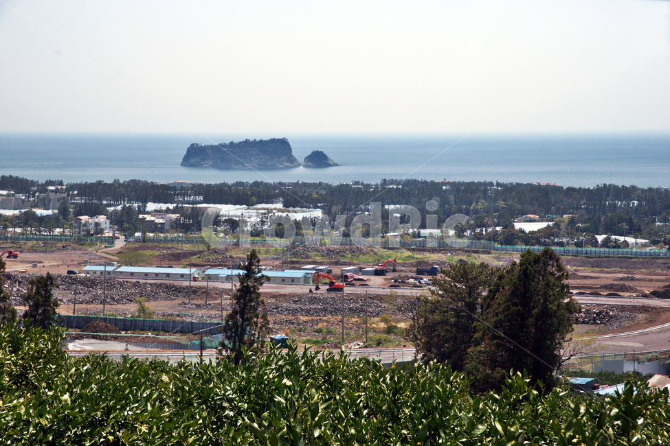 제주,서귀포,올레71코스,올레길,귤밭,밭,바다,범섬,자연,풍경,nature,landscape,제주도,jeju,jeju island,outdoors,옥외,land,땅,tree,나무,fir,전나무,plant,식물,abies,아비,sea,ocean,대양,water,물,shoreline,해안선