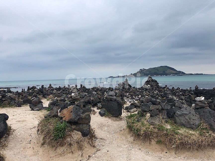 제주도,바다,해수욕장,풍경,하늘,제주도,jeju,jeju island,water,물,sea,outdoors,옥외,ocean,대양,nature,자연,shoreline,해안선,land,땅