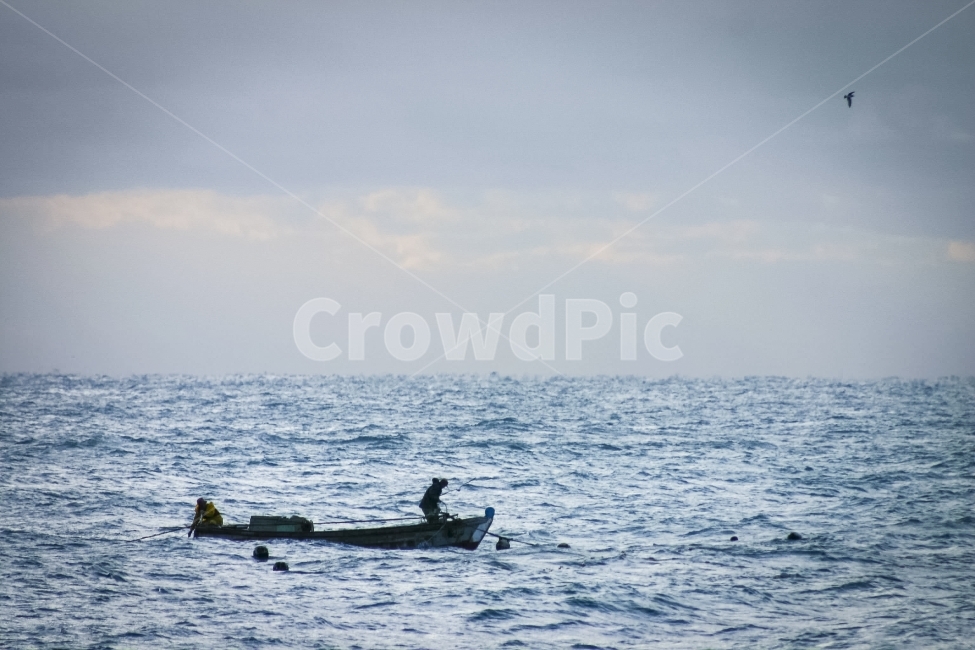 바다,어선,배,고기잡이,어부,fishing,파도,afishingboat,fisherman,사람,인물,인간,human,person,산업,industry,industrial,어업,fishery,fishing industry,교통,교통수단,traffic,transportation,vehicle,차량,watercraft,선박