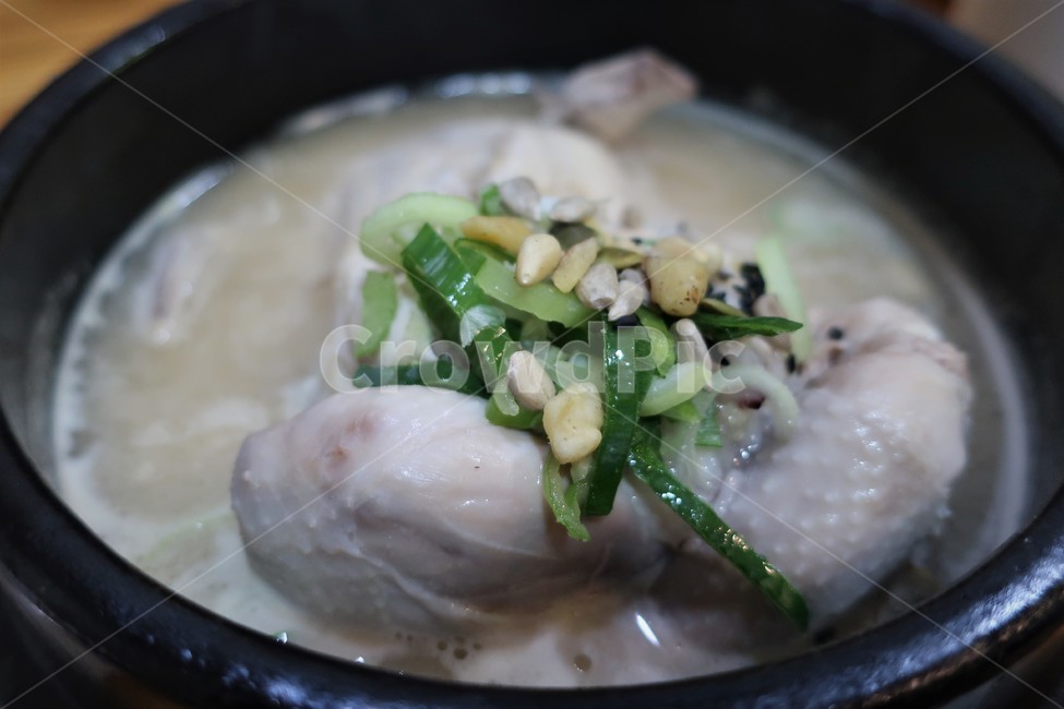전통,한식,한방,삼계탕,보양식,닭요리,백숙,스테미너,인삼,뚝배기,복날,food,음식,요리,식사