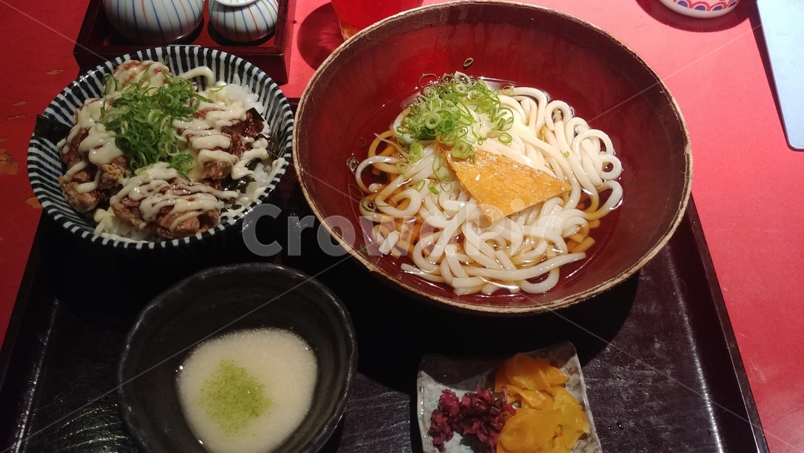 식당,식사,요리,밥,고기,일식,일본,구이,정식,닭,닭강정,우동,면