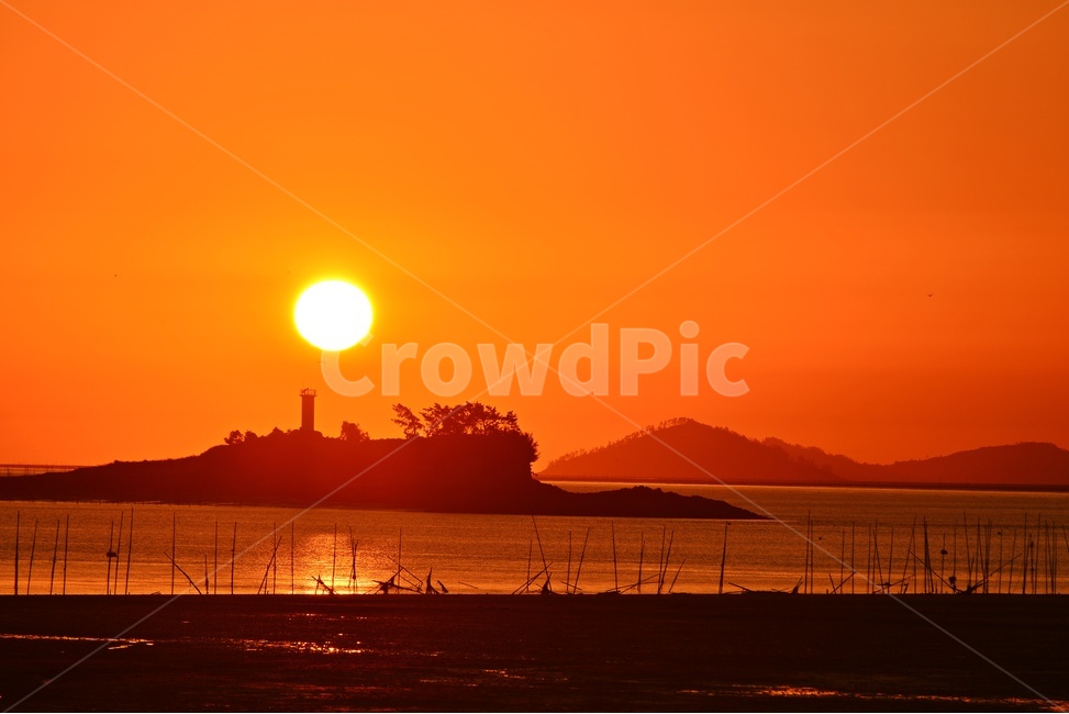outdoors,옥외,landscape,nature,자연,scenery,sky,하늘,redsky,붉은하늘,weather,날씨,경치,경관,풍경,향화도,닭섬,등대,향화도일몰,노을,오여사,오메가,해넘이,dusk,황혼,sunset,일몰,자연,풍경,nature,landscape,한국자연풍경,한국자연경관,korea nature landscape