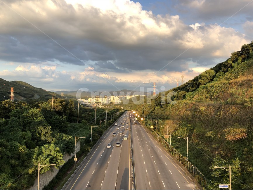 도로,하늘,구름,차,풍경,경치,교통,교통수단,traffic,transportation