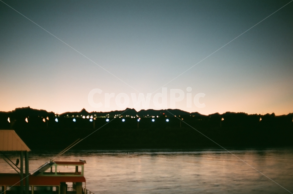 야경,호수,불빛,river,light,풍경,자연,필름사진,강,자연,풍경,nature,landscape,야경,밤,nightscape,night,감성,sensible,feeling,water,물,waterfront,워터 프론트,pier,교각,port,포트