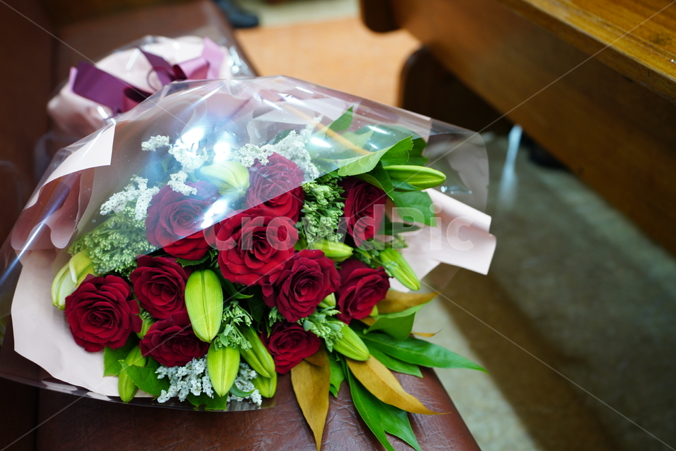 꽃,축하,꽃다발,선물,플라워,장미,빨강,red,flower,식물,색감,꽃,flower,기념일,축하,anniversary,congratulation,celebrate,celebration