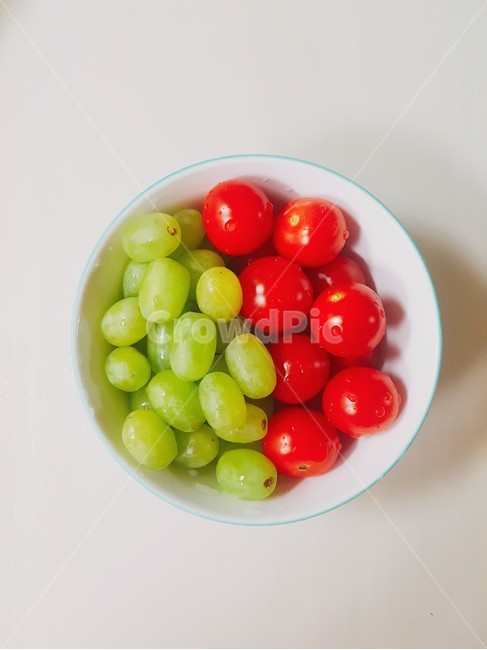 과일,헬스,식단,음식,간식,토마토,청포도,포도,배열,낮은칼로리,건강식,건강,다이어트,과일믹스,빨간색,초록색,간단한음식,신선,달달함,가벼운음식,다이어트식단,신선함,헬스케어,건강,헬스웨어,헬스케어,healthware,health care,음식,식재료,요리,food,cook,meal,dishes,food reserves,채소,야채,vegetables