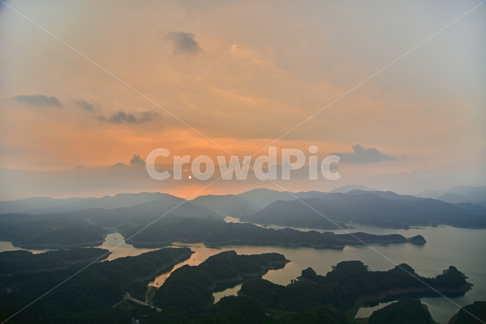 충주호,악어섬,충주,여름,자연,풍경,nature,landscape,일몰,선셋,한국풍경,산행,안개,썸머,summer,더위,더위산행,등산,노을,자연,풍경,nature,landscape,한국자연풍경,한국자연경관,korea nature landscape,outdoors,옥외,scenery,land,땅,경치,sky,하늘,dusk,황혼,sunset,dawn,새벽,red sky,붉은 하늘