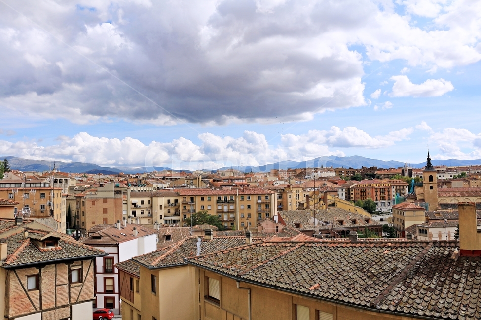 스페인,세고비아,외국풍경,유럽,마을,spain,segovia,europe,landscape,landmark,랜드마크,해외,세계,유적지,건물,구름,푸른하늘,광활,기둥,지붕,뭉게구름,동화,감성,도시,풍경,city,landscape,해외,외국,세계,foreign,oversea,world,세계도시풍경,해외도시풍경,외국도시풍경,world cityscape,roof