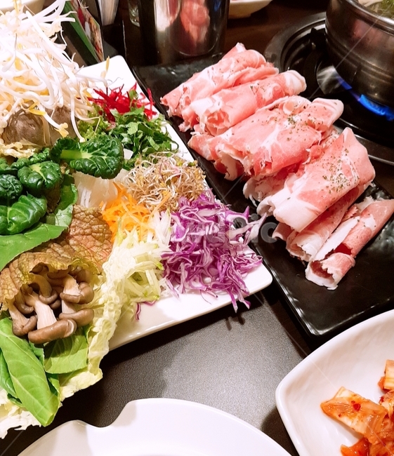 샤브샤브,고기,채소,조리전,샤부샤부,음식,식재료,요리,food,cook,meal,dishes,food reserves