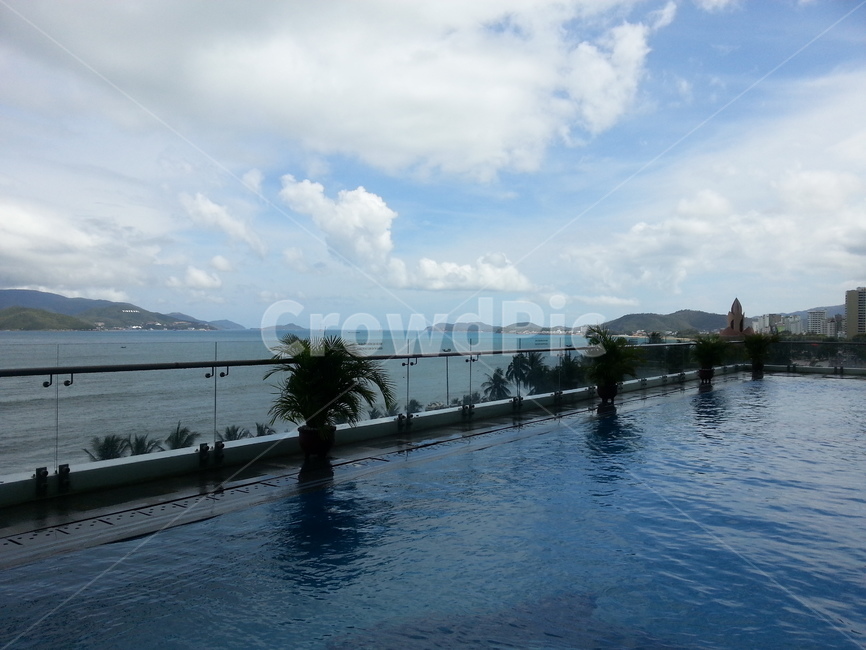 수영장,하늘,sky,pool,야자수,여행,휴가,traveling,vacation,trip