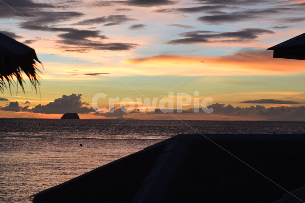 휴가,노을,해질녘,바다,평화로운,고요한,아름다운,섬,구름,하늘,색감,sea,vacation,방학,sunset,peaceful,calm,풍경,cloud,sky,지붕,실루엣,자연,풍경,nature,landscape,outdoors,옥외,일몰,dusk,황혼,dawn,새벽,red sky,붉은 하늘