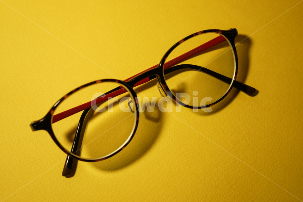 안경,생활,소품,노란색,그리움,glasses,korea,얼굴,시력,사물,물건,오브젝트,thing,object,matter