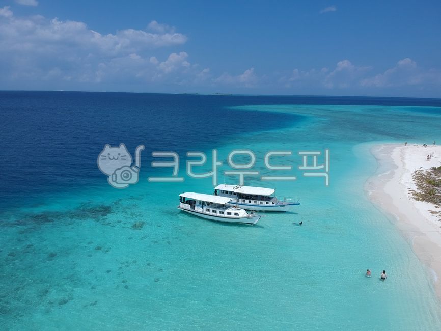 드론,상공촬영,드론촬영,여행,평온,행복,푸른바다,파란색,샌드뱅크,물,바다,자연,여유로움,몰디브,릴렉스,인도양,보트,boat,해안선,shoreline,transportation,교통,vehicle,island,섬,coast