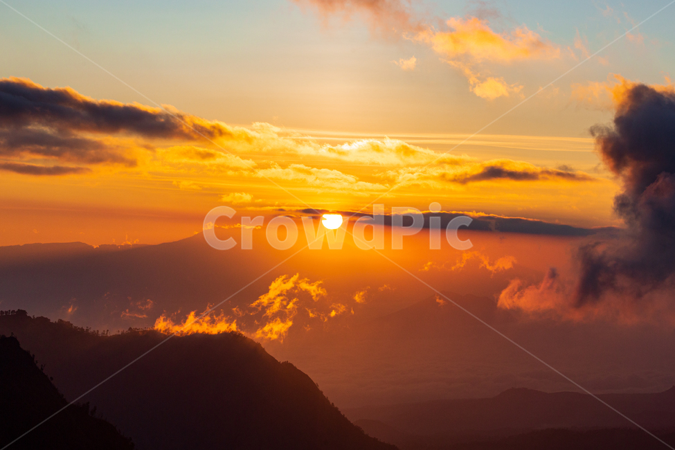 인도네시아,세계,bromo,volcano,브로모,풍경,자연,nature,노을,석양,일출,태양,해,구름,하늘,sky,산,산맥,빛,아침