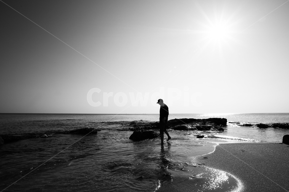 여행,바다,감성,배경,일몰,하늘,섬,해변,바다,beach,sea,사람,인물,인간,human,person,인물실루엣,사람실루엣,character silhouette,human silhouette,여행,휴가,traveling,vacation,trip,고독함,외로움,쓸쓸함,우울함,슬픔,lonely,solitary,water,물,outdoors,옥외