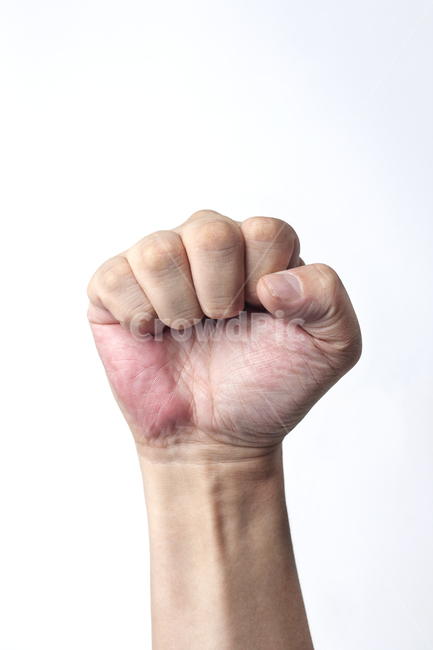 남자,사람,엄지,손,손가락,엄지손가락,손동작,손목,신체부위,누끼,흰색,화이트,동작,제스처,확신,팔목,주먹,톱,탑,긍정,성공,심볼,투쟁,사상,바위,가위바위보,백그라운드,신체,데모,혁명,진취