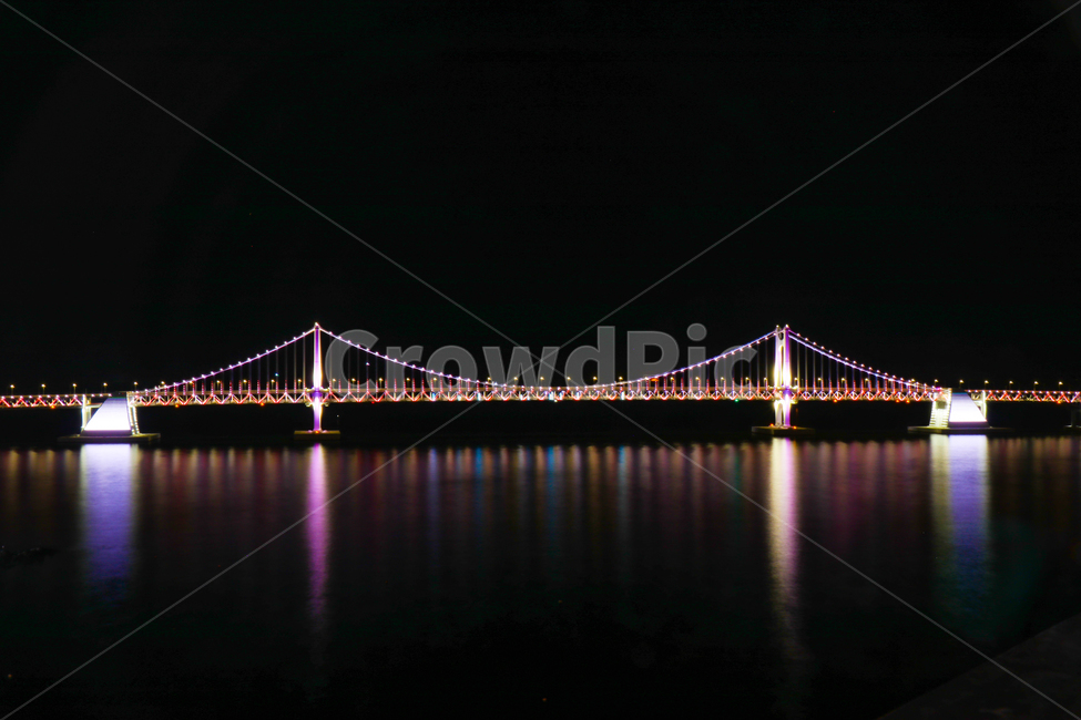 부산,광안대교,다리,야경,관광지,광안해변,해변,광안리해수욕장,해수욕장,로맨틱,부산야경,부산풍경,광안리,광안대교야경,야경명소,밤풍경,한국야경,한국풍경,명소,부산관광지,한국명소,광안리해변,도시,도시풍경,야경사진,peaceful,평화로운,편안한,휴식처,힐링,안락한,따뜻한,warm,분위기,한국도시경관,한국,맑은,깨끗한,청명한,한국도시풍경,풍경,황홀한,황홀함,낭만적인,낭만적,아름다운,불빛,야경,밤,풍경,nightscape,night,landscape,랜드마크,landmark,tourist attraction,한국랜드마크,한국관광지,한국명소,korea landmark,korea tourist attraction,building,건물,bridge
