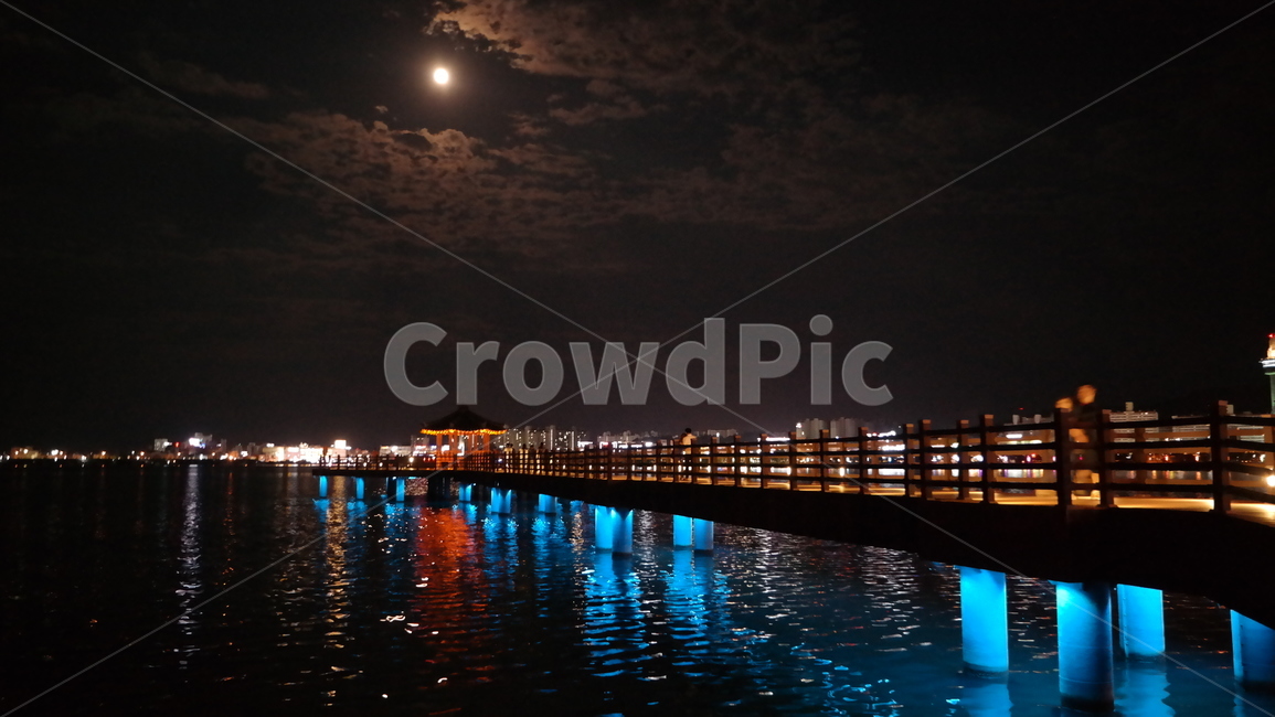 속초,청초호,야경,달,반영,호수,강원도,밤,lake,moon,night,nightscape,nightview,sokcho,korea,reflection,야경,밤,풍경,nightscape,night,landscape,water,물,waterfront,워터 프론트,port,포트,pier,교각