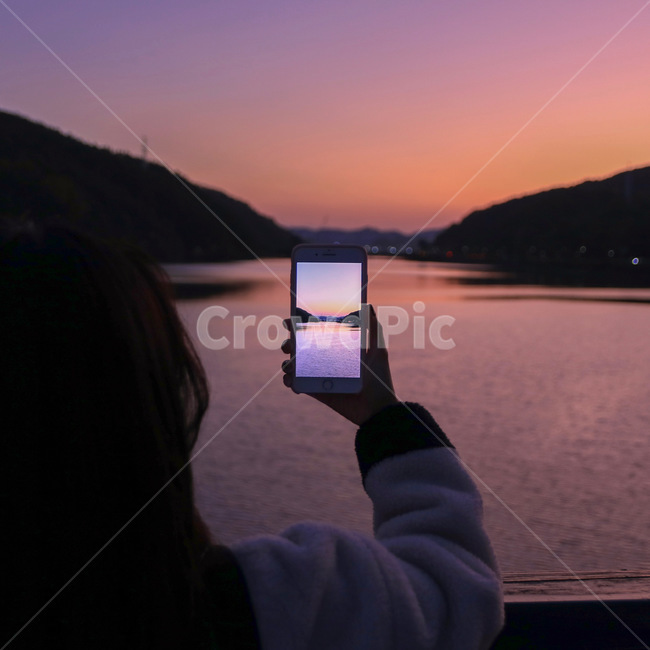 인간,사람,person,노을,핸드폰,풍경,자연