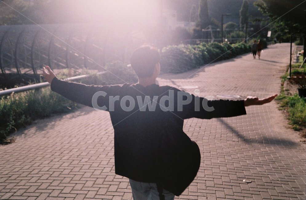 자유,자신감,감성사진,필름사진,인도,헤이리,사람,뒷모습,사람,인물,인간,human,person,남성,남자,man,male,감성,sensible,feeling,휴식,힐링,rest,relaxation,healing