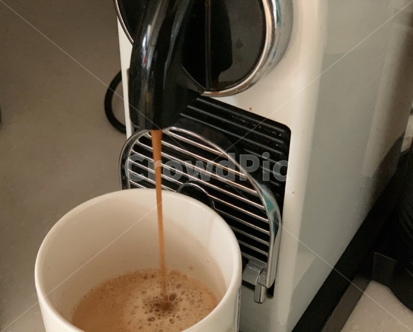 커피,커피머신기,카페,홈카페,기계,가전,전자제품,커피머신,추출,롱고,에스프레소,아메리카노,머신,컵,커피잔,coffee,cafe,cup,감성