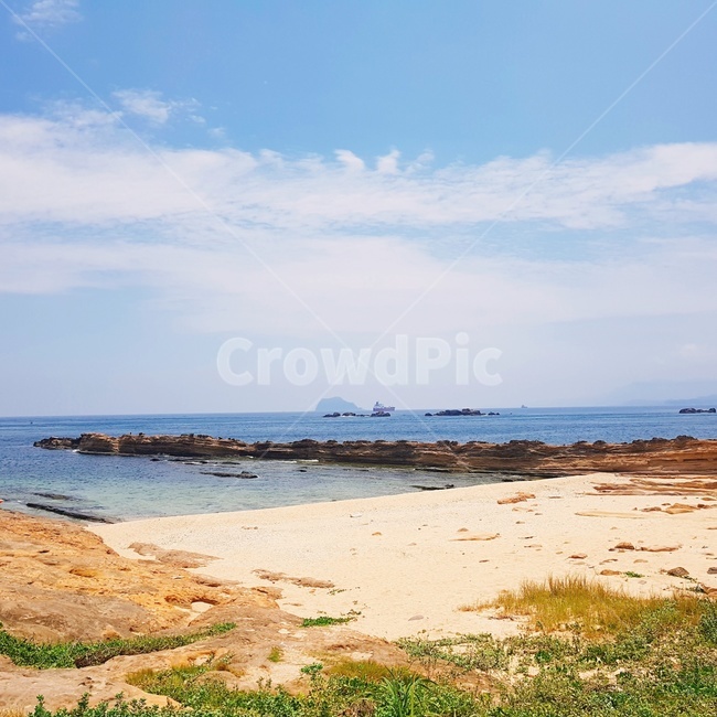하늘,바다,해변,자연,여름하늘,경치,자연,풍경,nature,landscape,해변,바다,beach,sea,outdoors,옥외,land,땅,shoreline,해안선,water,물,ocean,대양,coast,연안